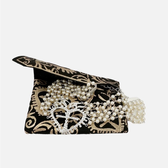 Virgins Saints & Angels VSA La Queen Collar Statement Necklace Pearl & Silver - Picture 4 of 5